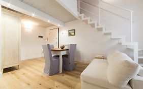 Santa Croce apartment